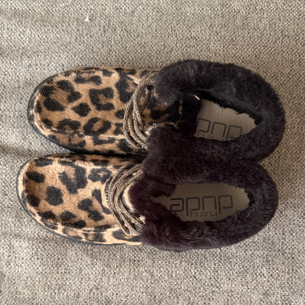 Hey Dude Leopard Print Fur-Lined Slippers - Tan/Black
